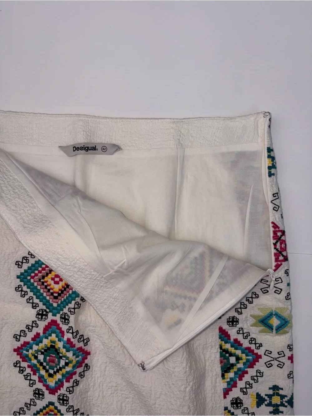 Desingual New Embroidered Ivory Mini Skirt with Colorful Geometric Pattern